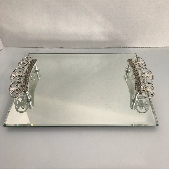 Elegance Silver Margarita Mirror Tray - Picture 2 of 8